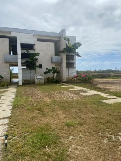 En Venta Townhouse En Obra Blanca, Ubicado En El Complejo Turístico Puerto Morrocoy Tucacas Estado Falcón / Emer.