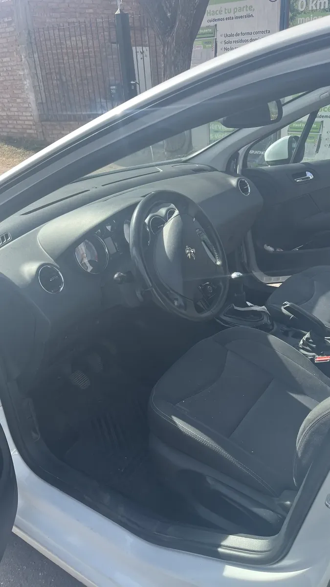 Peugeot 408 1.6 Allure Pack 115cv