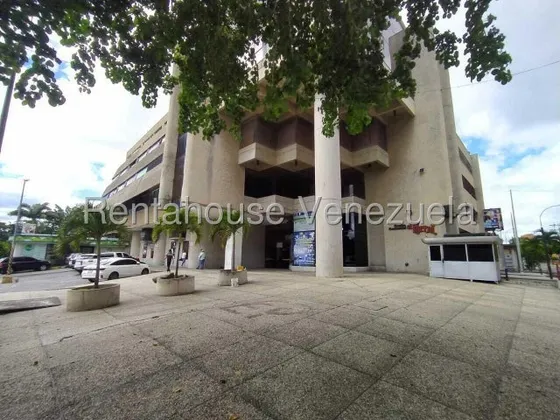 Sara Pastran Alquila Hermosa Oficina O Local Comercial Recién Remodelado En El Este De Barquisimeto, En Centro Comercial Código 25-12918 Sps 