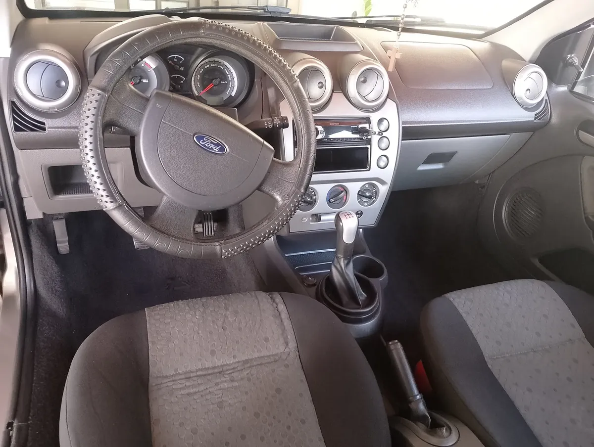 Ford Fiesta 2013 1.6 Flex 5p — foto 2