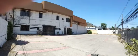 Arrienda Galpón Industrial Con Of. Av. El Salto 1.800 M2