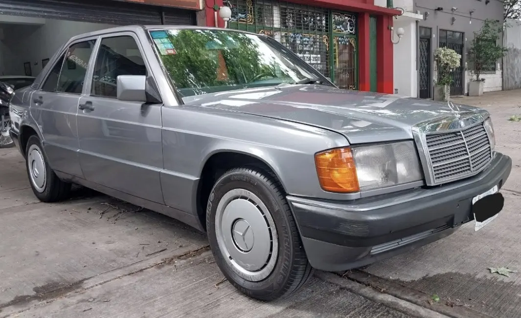 Mercedes-Benz 190 2.3 E