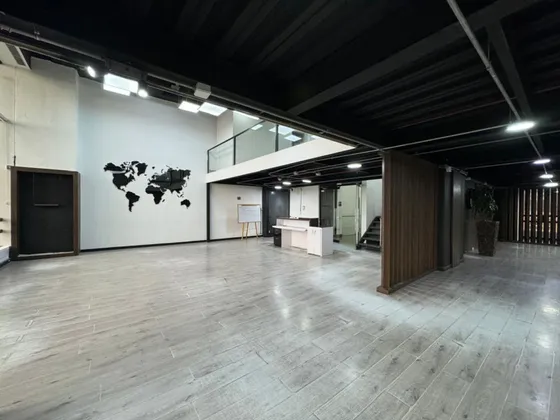 Oficina En Arriendo En Santa Barbara Oriental. Cod A21532
