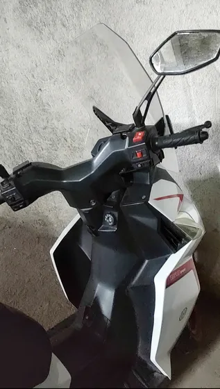 Moto Scotters ,150 Cc ,8000 Kilómetros En Perfecto Estado