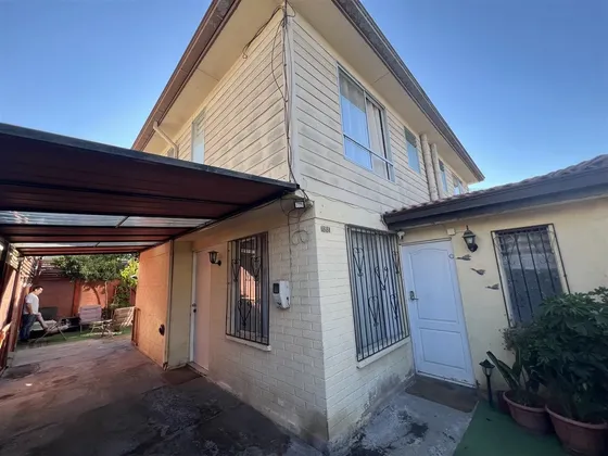 Casa En Venta De 3 Dorm, 2 Baños. Ciudad Satélite . En Maipú
