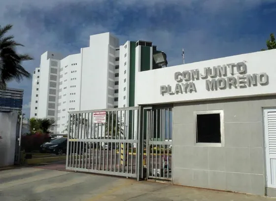 Apartamento Con Vista Al Mar Y  Salida Directa A La Playa, Ubicado En Conjunto Playa Moreno Ic-00292