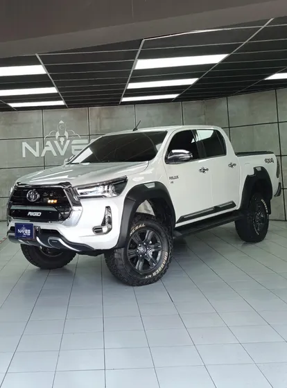 Toyota Hilux Sr5