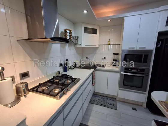 Gisselle Lobo Tiene En Venta Hermoso Apartamento En El Este De Barquisimeto Con Facil Acceso Consta De 3 Habitaciones 3 Baños Tanque Subterraneo 2 5 2 1 0 5 9                                          