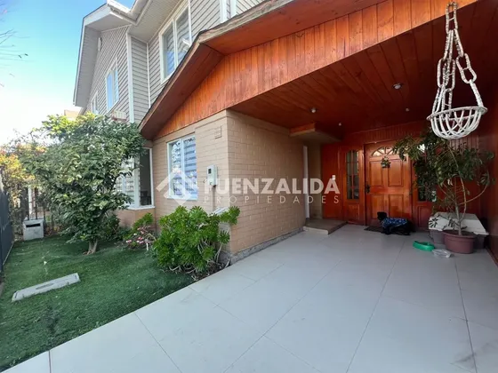 Casa En Venta 4.390 Uf De 4 Dorm. En Puente Alto-condiminio