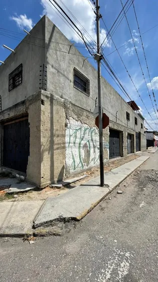 Edificio Comercial En Barquisimeto, Vende Miguel Martínez De Rent-a-house. #25-10501