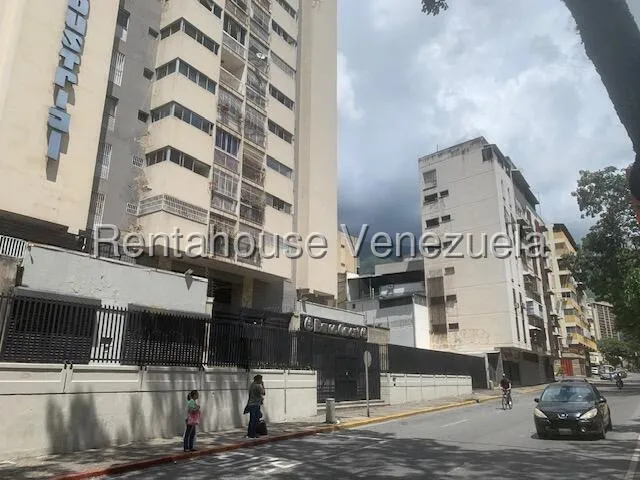 Espectacular Y Amplio Apartamento En Venta. Urb. Horizonte.