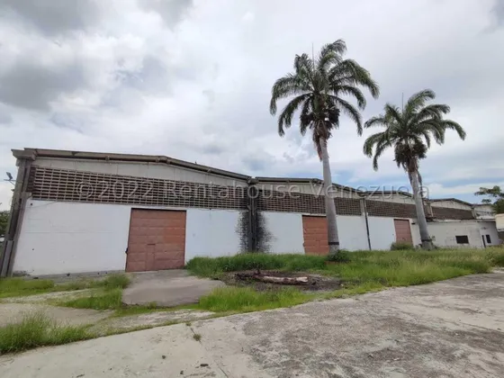 Jip 25-6992. Rent-a-house Vende Galpon Industrial De 10.270 Mts2, Edificado Con 5 Naves Iguales De 70 Mts2 De Fondo, Con Oficinas Administrativas. En Zona Industrial De Cagua.