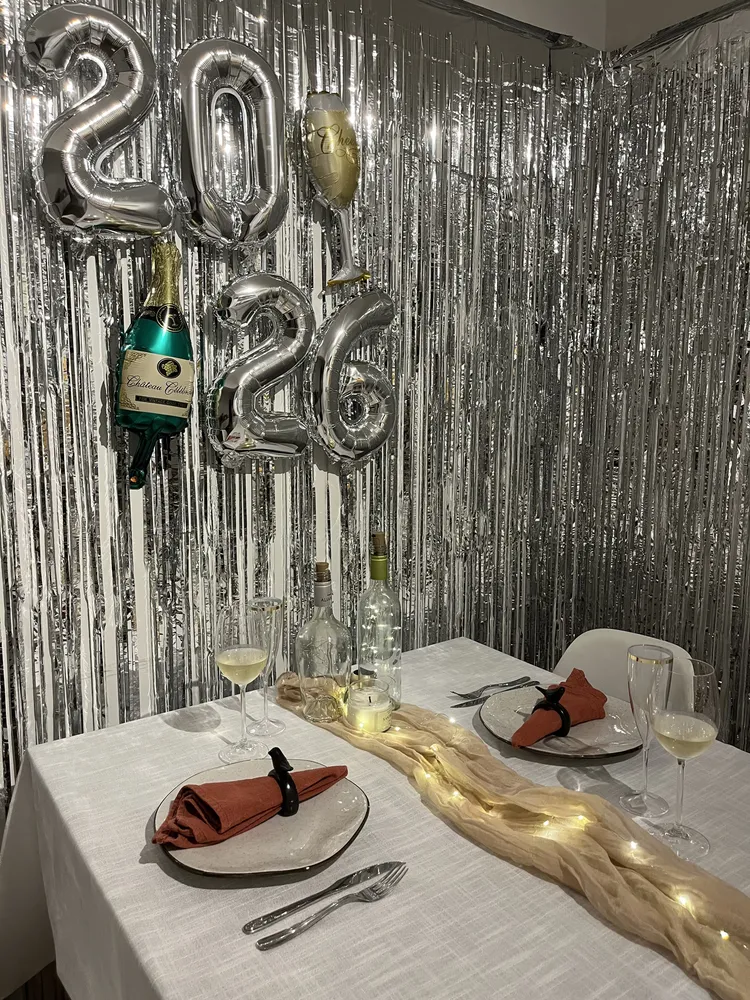 Kit 4 Cortina Metalizada Roxo Para Decoração Festa Evento Confraternização Com Fita Dupla Face Fácil Colagem - Imagem 4