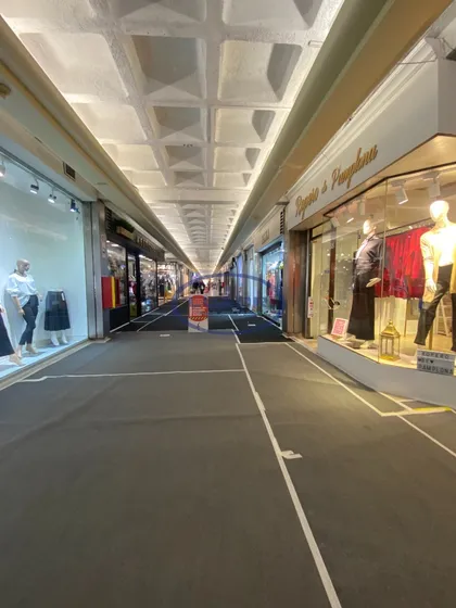 Ideal Inversionista Local En Centro Comercial Apumanque 
