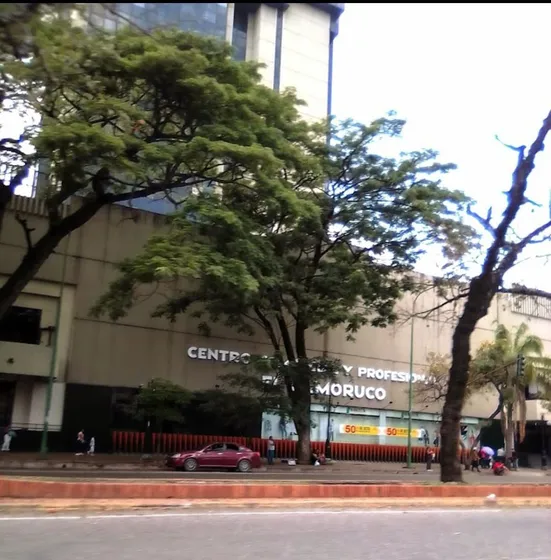 Oficinas En Avenida Bolivar, Valencia. Cc Camoruco. (soscap-03)