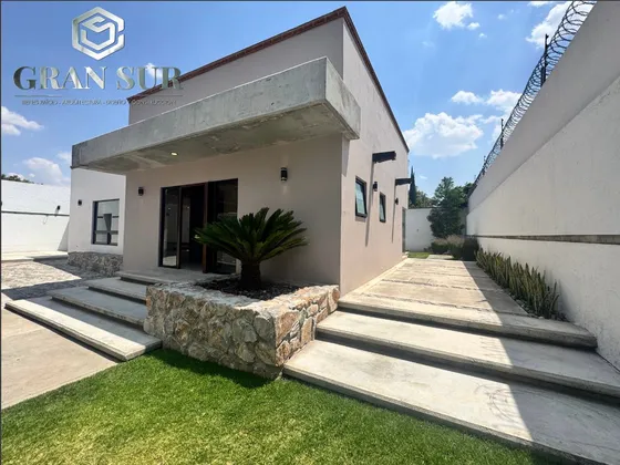 Preciosa Casa Con Terreno De 600 M2 Pachuca 