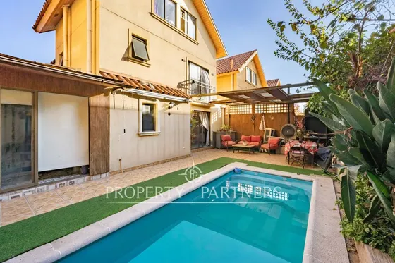 Maravillosa Casa Con Piscina Y Quincho En Sector C...