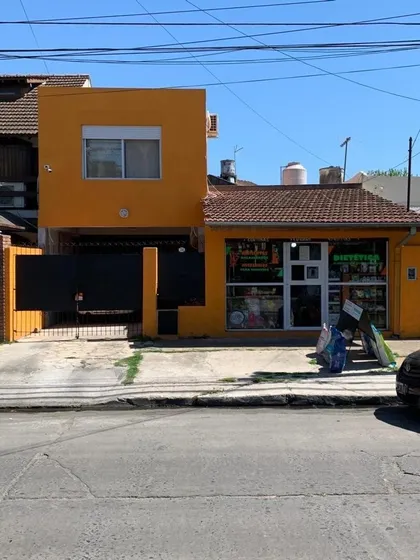 Venta De Casa Con Piscina Y Local En General Pacheco, Tigre, G.b.a. Zona Norte