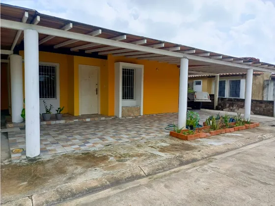 Casa En La Urb. P.r. La Sabana Casa Club Ve02-2261zs-jvel