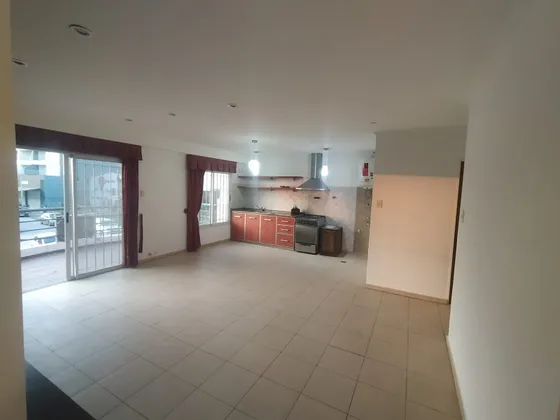 Excelentes Departamento Céntrico 3 Ambientes Con Gran Jardin
