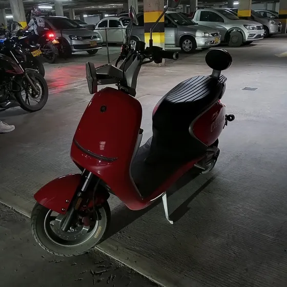 Moto Electrica Con Batería Extraíble Nueva 6 Meses De Uso