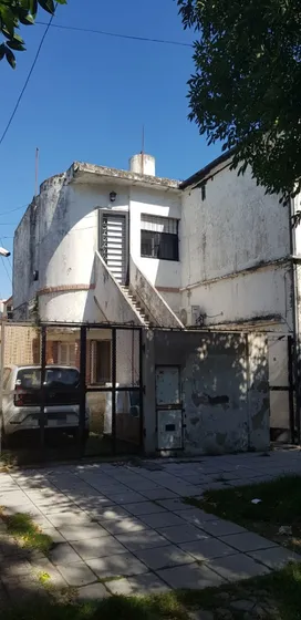 Se Escucha Oferta - Casa De Dos Pisos En El Centro De Wilde A Metros De Las Flores Y Avenida Mitre, Wilde, Avellaneda, Buenos Aires