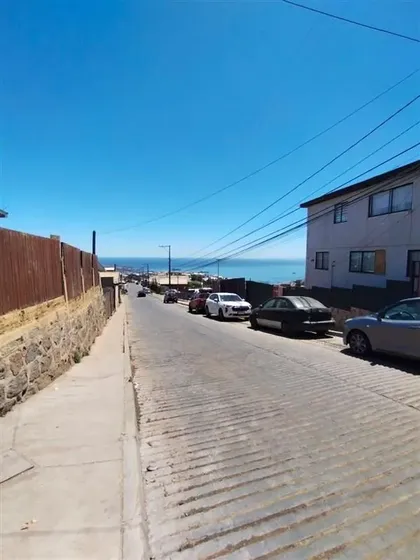 Amplia Casa En Cerro La Cruz Valparaiso