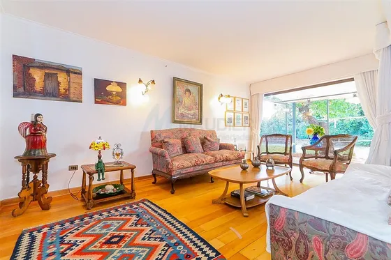 Gran Casa En Venta De 5 Dorm. En Vitacura