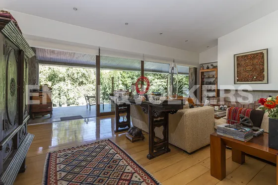 Casa En Venta, Inserta En Bosque Propio