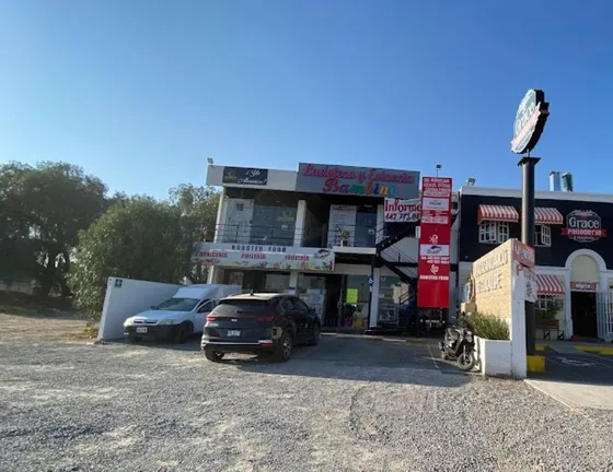 Local En El Pueblito, Plaza Santuario