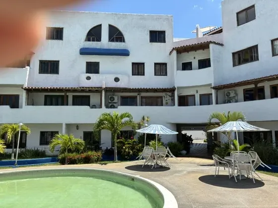 Espacioso Ph, Amoblado, Terraza Con Parrillera, Tvs, Internet, Puestos Estacionamiento (2), Piscinas (2), Edif, Bien Matenido, Maravillosa Urbanización