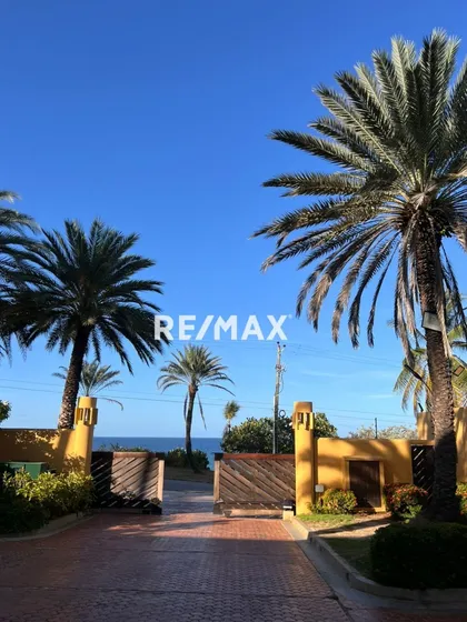 Exclusiva Casa En Conjunto Privado En Guarame, Antolin Del Campo, Isla De Margarita  Cod: 1170
