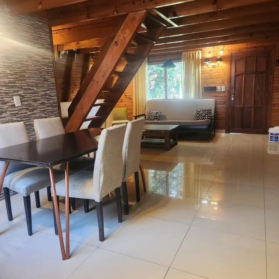 Casa 3 Ambientes, En Alquiler Barrio El Carmencito Con Pileta Y Cochera