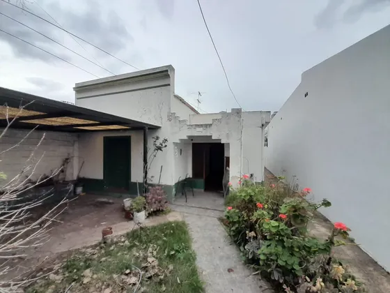 Casa En Alquiler Con 3 Dormitorios