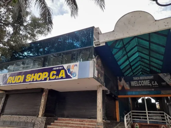 Centro Comercial En Venta. Av. Bolívar Norte.maria Resistido Solo Clientes