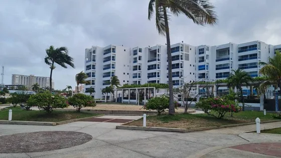 (hl28) Vendo Hermoso Pent House En Tucacas En Res Marintusa 
