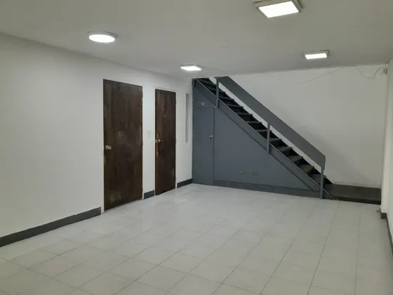 Local En Arriendo En Versalles. Cod A11421