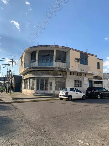 En Venta Edificio Comercial Y Residencial En Av Bolivar