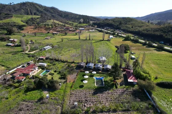 Parcela Con Casa Principal, Cabañas, Piscinas!!!! Quillón