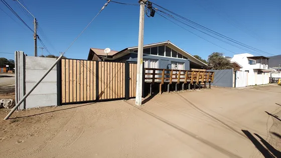 Casa Frente Al Mar En Guanaqueros + Terreno 