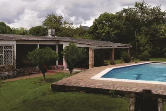 En Venta Casa Campestre En Carmen De Apicalá Con Lote De 1.4 Fanegadas. (12897).