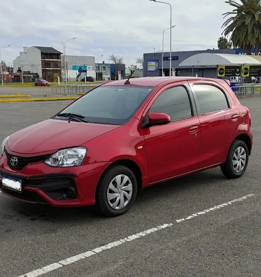 Toyota Etios 1.5 Xs 6mt 5p