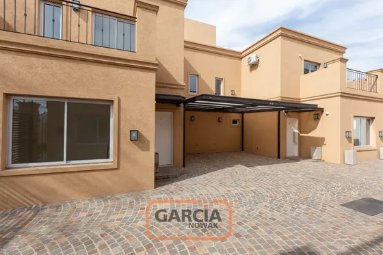 Casas En Venta En Complejo De Ambito Cerrado