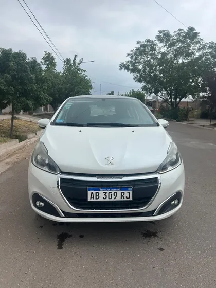 Peugeot 208 1.6 Allure