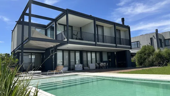 Venta Casa Barrio Cerrado Acacias-puertos Del Lago-estrenar-laguna-pileta-domotica-losa Radiante