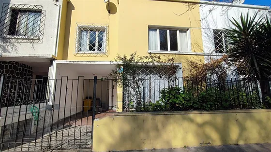 Casa En Venta De 4 Dorm. En Providencia