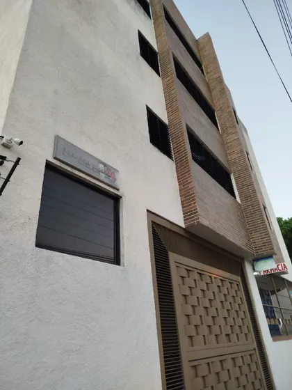 Apartamento En Naguanagua En Av Bolívar A Media Cuadra De La Av Universidad. Keivia V