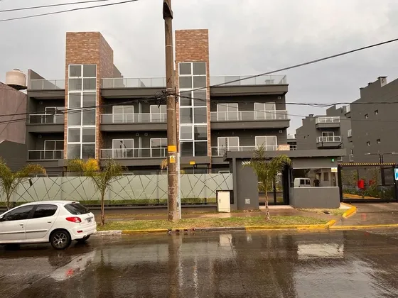Departamento Dos Ambientes A Estrenar , Con Jardín , Parrilla , Opcional Cochera Cubierta Subterránea 