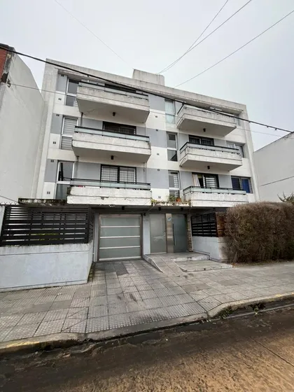 Brandsen 830, Temperley, Barrio Inglés - 2 Amb Excelente Ubicación En Pb - Apto Crédito