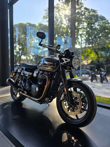 Triumph Speed Twin 1200